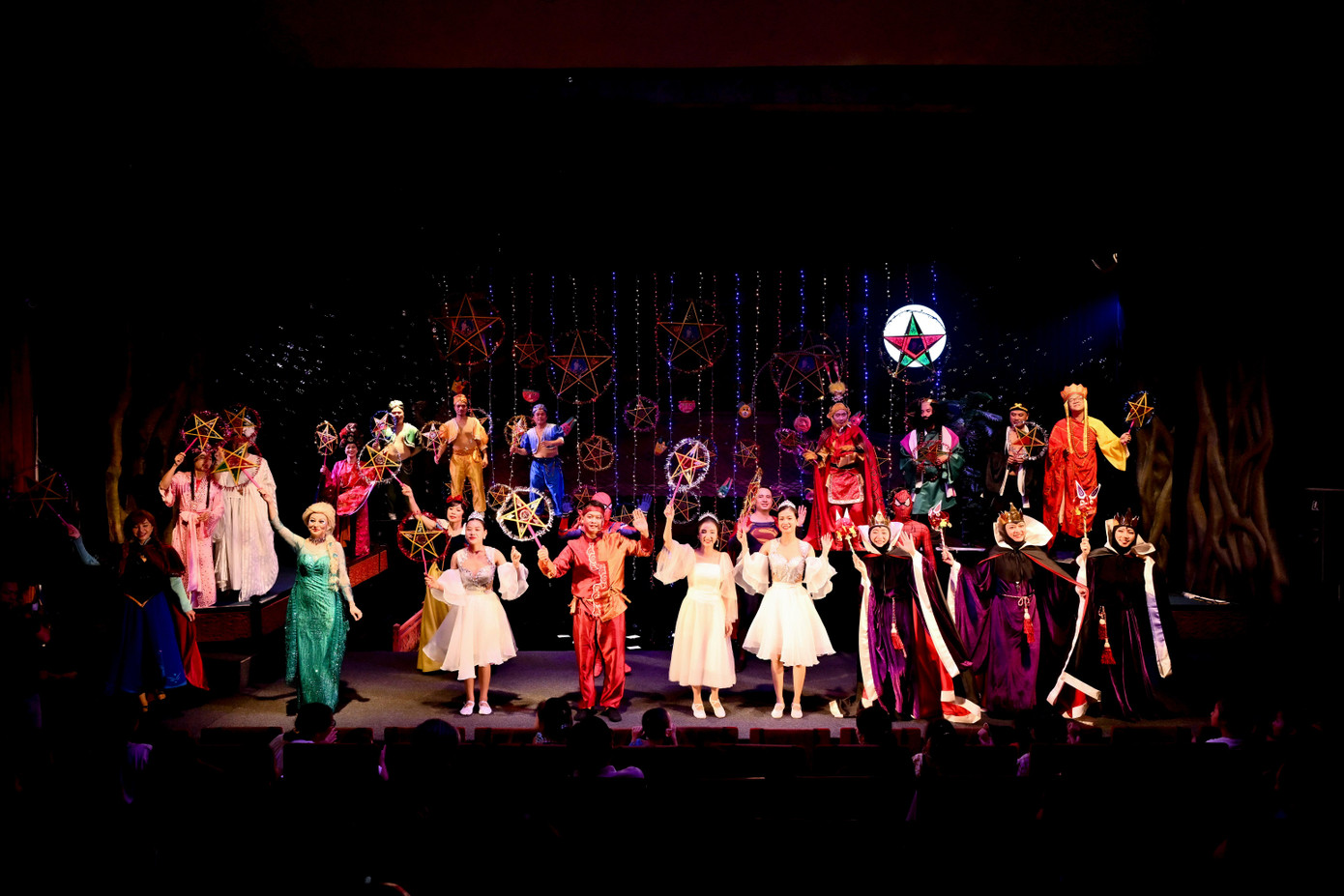 "Cuộc chu du của chú Cuội và chị Hằng" dự kiến tới nhiều tỉnh, thành khác sau khi khuấy đảo sân khấu Thủ đô.