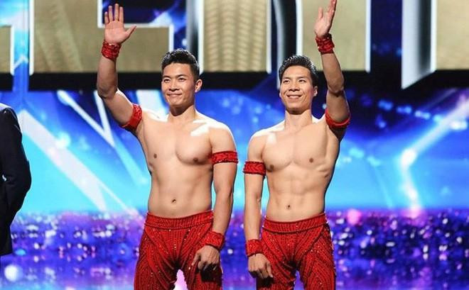 Anh em Quốc Cơ-Quốc Nghiệp "trượt" danh hiệu NSND. Anh em Quốc Cơ-Quốc Nghiệp "trượt" danh hiệu NSND.