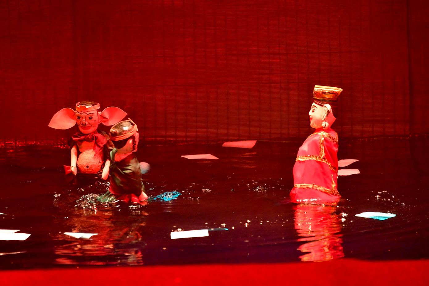 Đưa những nhân vật yêu thích của trẻ thơ vào chương trình đón trăng rằm.