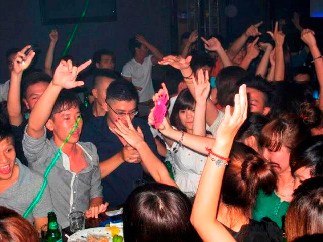 Bar, Pub – chỉ có tệ nạn?