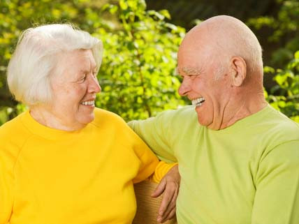 Người cao tuổi ăn quá nhiều sẽ không có lợi cho sức khỏe. Ảnh minh họa - Internet