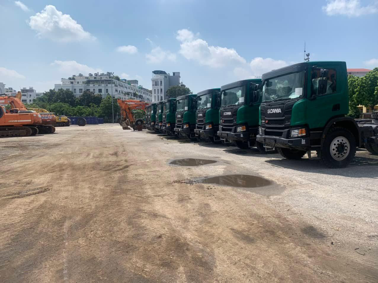 Những chiếc xe nhãn hiệu SCANIA. Những chiếc xe nhãn hiệu SCANIA.