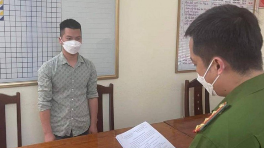 Cơ quan chức năng tống đạt quyết định khởi tố, bắt tạm giam đối tượng Đặng Văn Neo Cơ quan chức năng tống đạt quyết định khởi tố, bắt tạm giam đối tượng Đặng Văn Neo