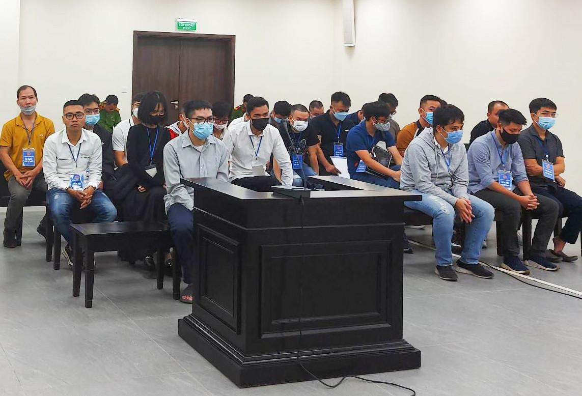 Nhóm bị cáo tại tòa. Nhóm bị cáo tại tòa.