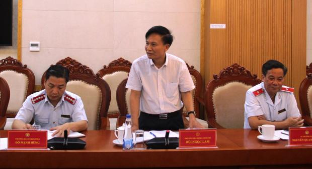 Ông Bùi Ngọc Lam công bố quyết định thanh tra.