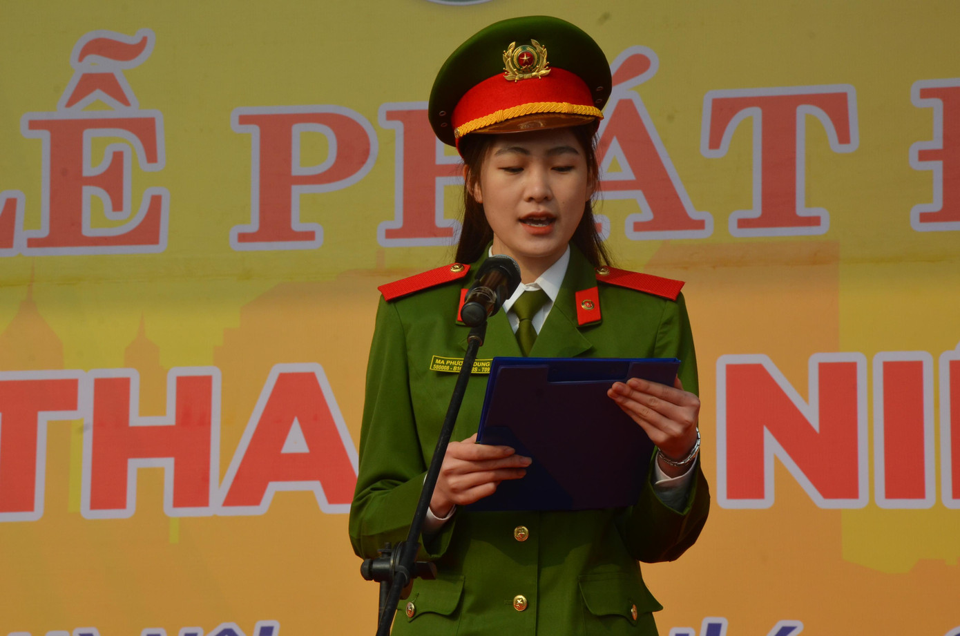 Đoàn viên Ma Phương Dung. Đoàn viên Ma Phương Dung.