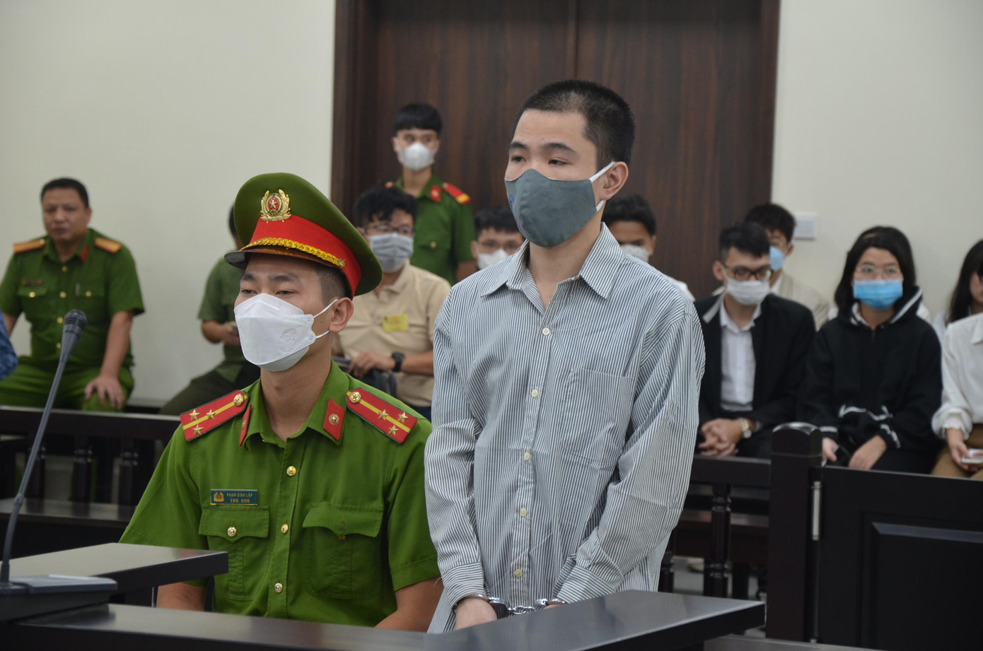 Bị cáo Nguyễn Trung Huyên.