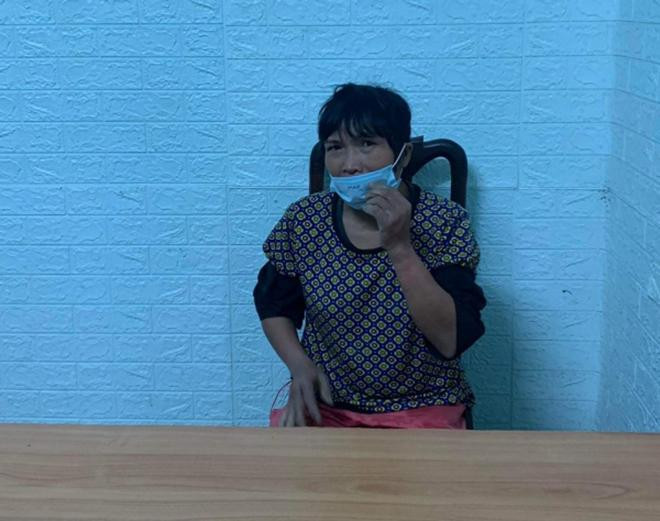 Đối tượng Nguyễn Thị Cần tại cơ quan công an.