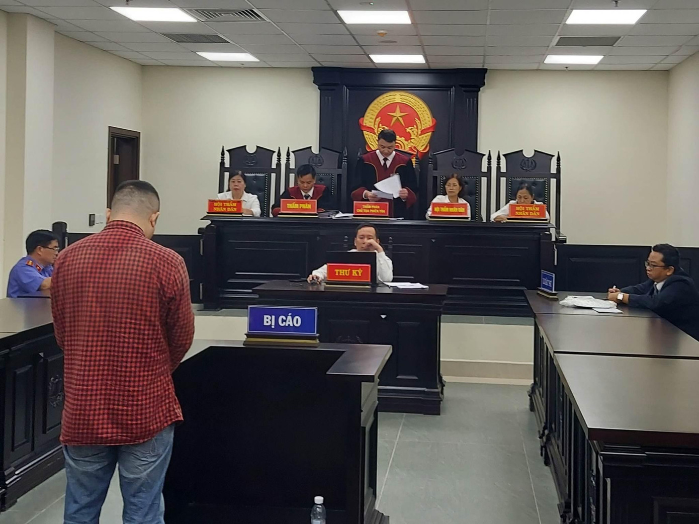 HĐXX tuyên án bị cáo. HĐXX tuyên án bị cáo.