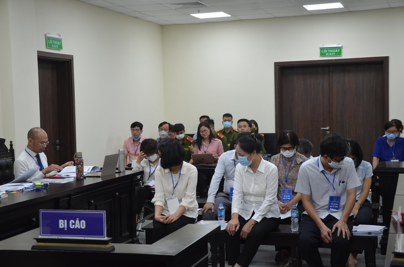 Nhóm bị cáo tại tòa. Nhóm bị cáo tại tòa.