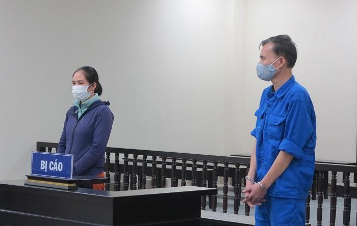 Nguyễn Văn Tân và Phạm Thị Hường tại tòa.