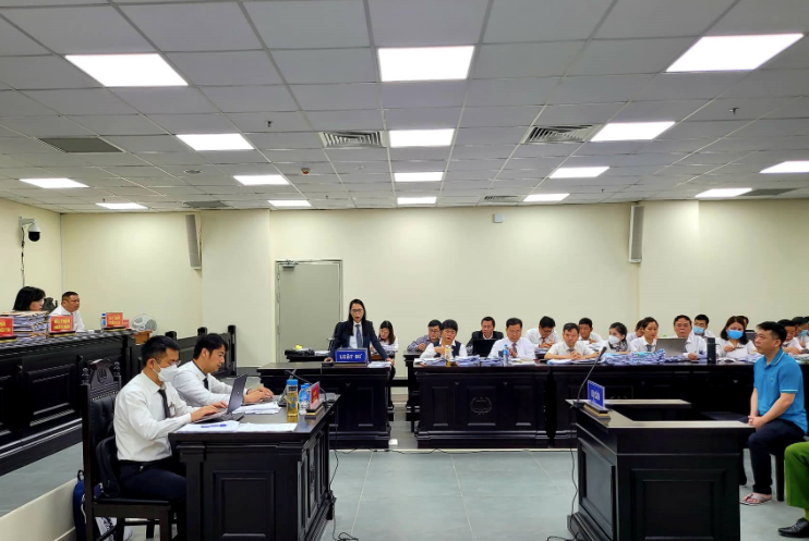 Luật sư bào chữa cho các bị cáo tại phần tranh luận.