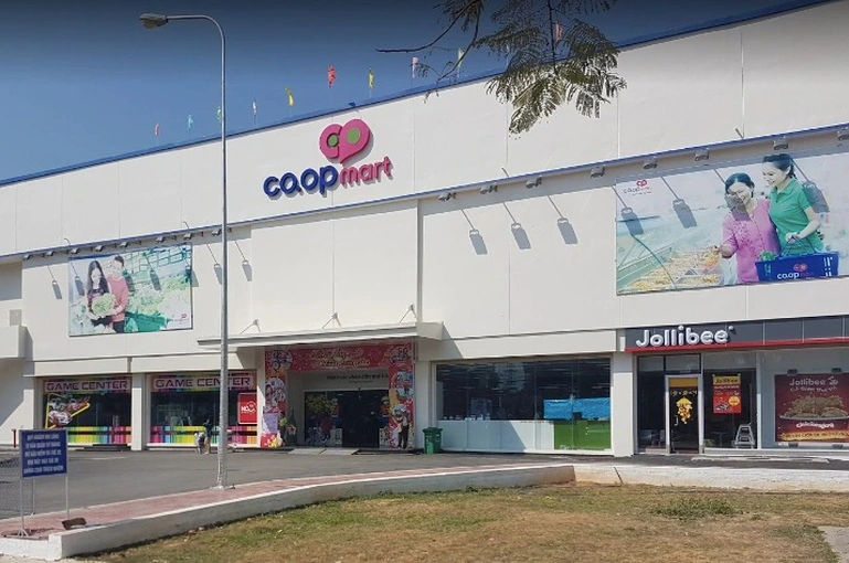 Siêu thị Co.opmart Kon Tum. Siêu thị Co.opmart Kon Tum.