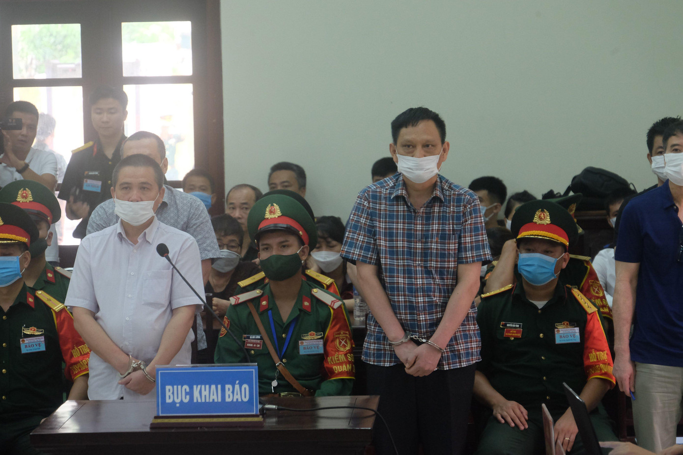 Các bị cáo tại phiên tòa.