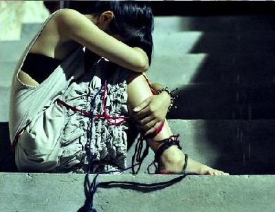 Ghê rợn mốt rạch tay