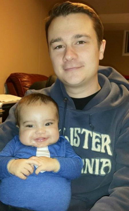 Con trai Caleb và bố. Ảnh:Yahoo. 33_1437967959_1437967972.jpg