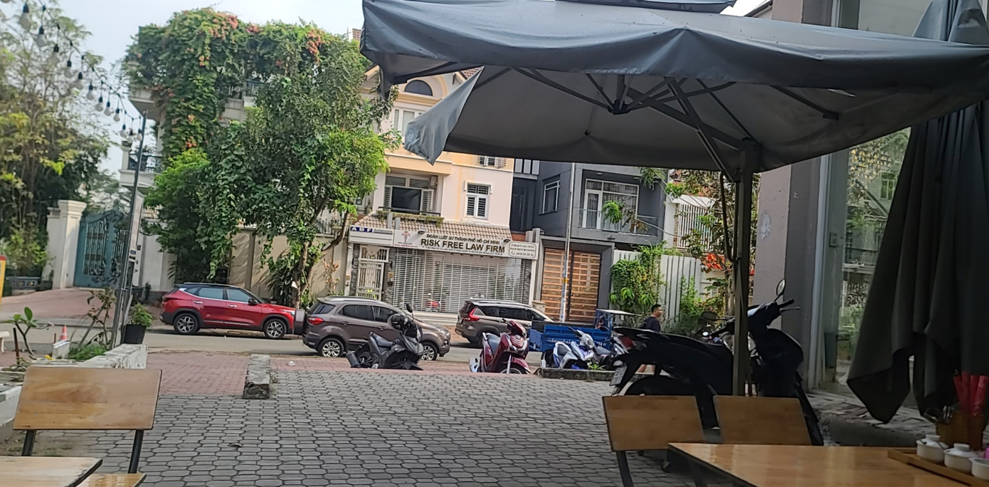 Đến khoảng 9h cùng ngày, việc khám xét đã hoàn tất. Đến khoảng 9h cùng ngày, việc khám xét đã hoàn tất.