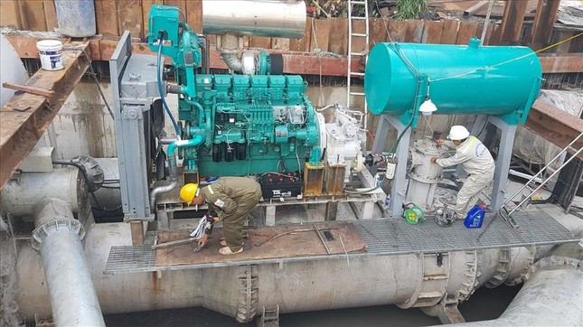 Hệ thống máy bơm chống ngập đường Nguyễn Hữu Cảnh, quận Bình Thạnh. Hệ thống máy bơm chống ngập đường Nguyễn Hữu Cảnh, quận Bình Thạnh.