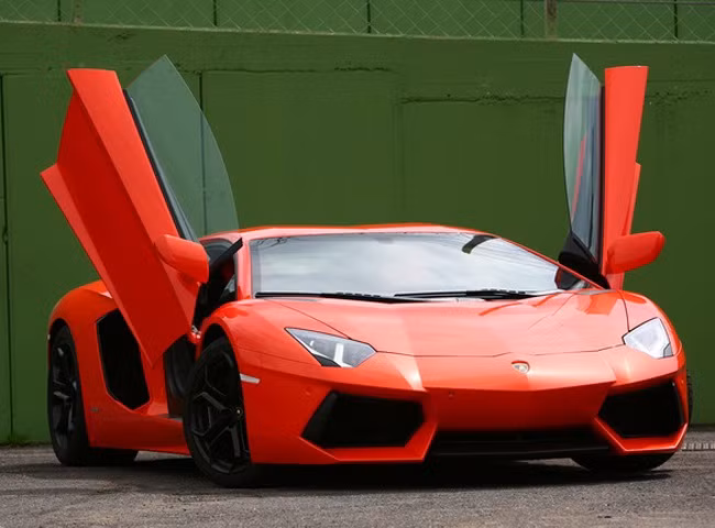 Giới chơi xe Việt Nam lại rúng động trước tin cặp đôi Lamborghini Aventador LP700-4 đã về Việt Nam 