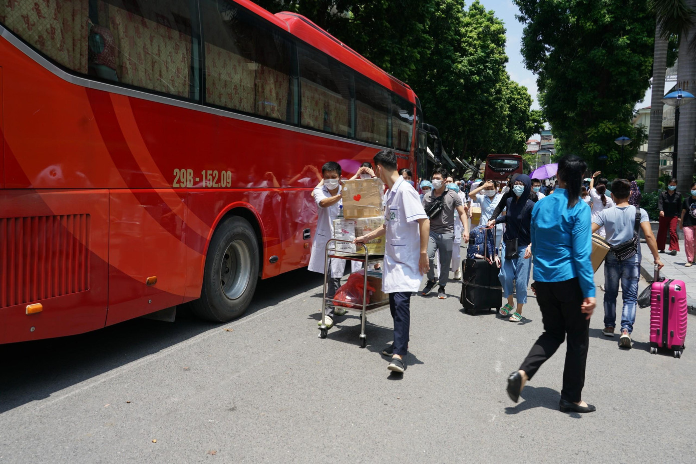 Đảng ủy, Công đoàn, Đoàn thanh niên sẽ sát cánh và hỗ trợ đoàn một cách toàn diện trên mọi lĩnh vực vật chất, tinh thần để đảm bảo cho các cán bộ ở trong TP. Hồ Chí Minh yên tâm công tác, hoàn thành tốt nhiệm vụ.