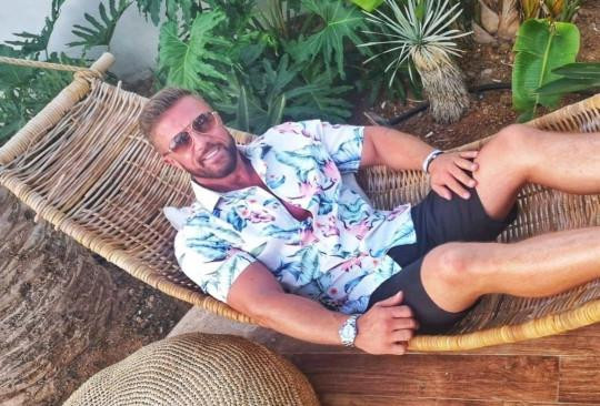 John yêu thể hình... John yêu thể hình...