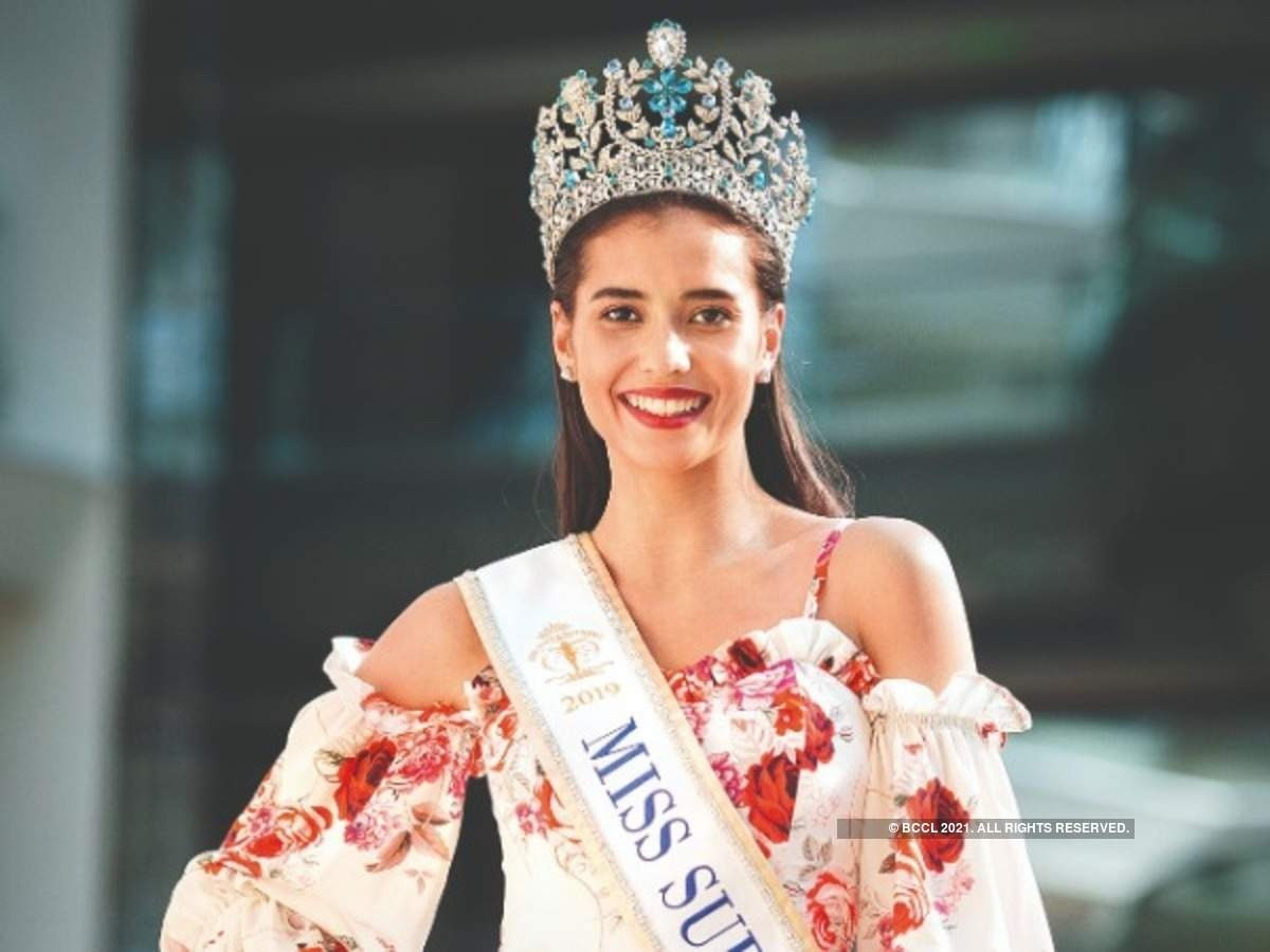 Đại diện Thái Lan - Anntonia Porsild là một trong những thí sinh có kinh nghiệm thi sắc đẹp ấn tượng tại cuộc thi Hoa hậu Hoàn vũ 2023. Cô đại diện Thái Lan tham dự Hoa hậu Siêu quốc gia 2019 và đăng quang ngôi vị cao nhất. Anntonia Porsild là người đẹp Thái Lan đầu tiên đăng quang ở cuộc thi này.