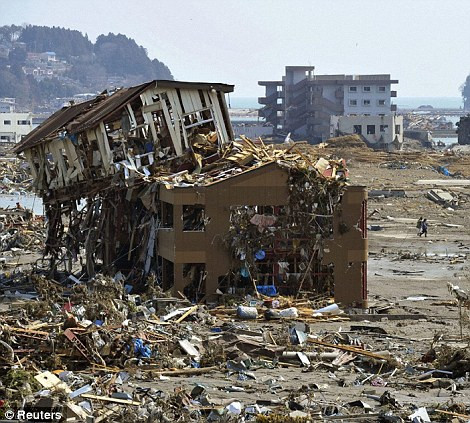 10.000 người vẫn còn mất tích sau khi Minamisanriku bị phá huỷ hoàn toàn 10.000 người vẫn còn mất tích sau khi Minamisanriku bị phá huỷ hoàn toàn