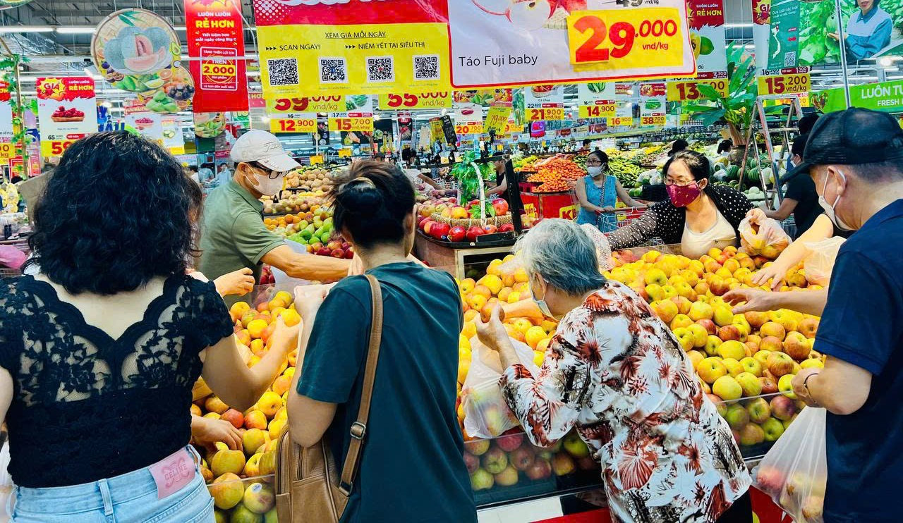 Sửa luật thuế TNCN cần điều chỉnh mạnh giảm trừ gia cảnh để giảm gánh nặng thuế cho người nộp. Ảnh: Nguyễn Tân.