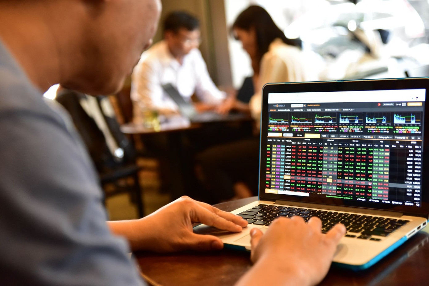 Chứng khoán có một phiên tăng điểm sau nhiều ngày chịu áp lực bán ròng.