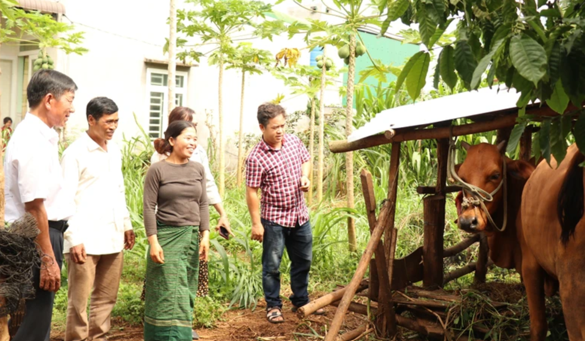 Theo khảo sát của EY, nhiều người khó tiếp cận vay vốn từ ngân hàng. Ảnh: Quyền Thành. Theo khảo sát của EY, nhiều người khó tiếp cận vay vốn từ ngân hàng. Ảnh: Quyền Thành.