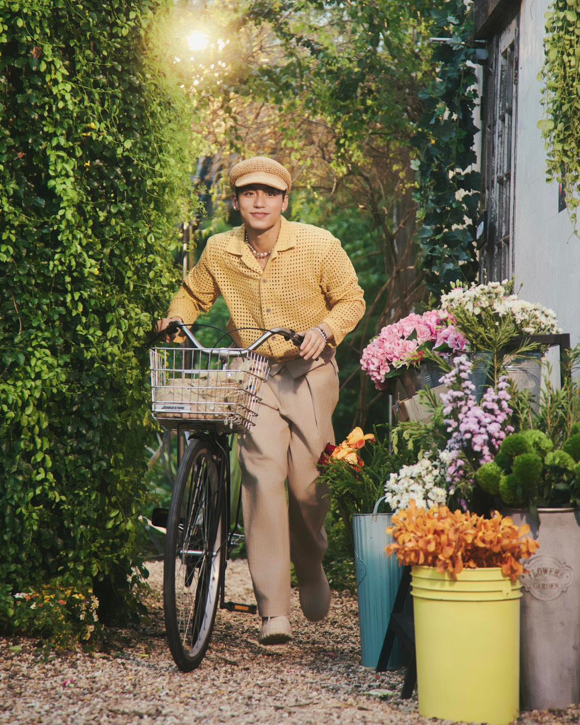 Chăm Hoa là bài hát giúp MONO thoát khỏi "cái bóng" của Waiting For You. - Ảnh: FBNV. Chăm Hoa là bài hát giúp MONO thoát khỏi "cái bóng" của Waiting For You. - Ảnh: FBNV.