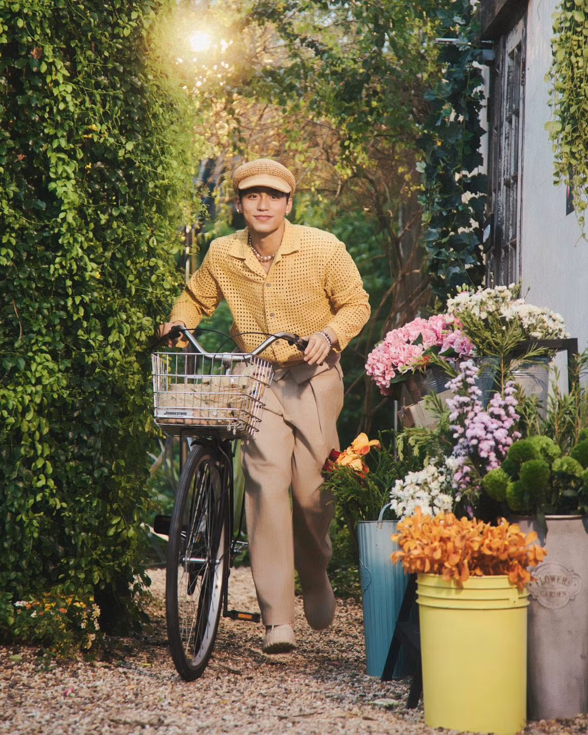 Chăm Hoa là bài hát giúp MONO thoát khỏi "cái bóng" của Waiting For You. - Ảnh: FBNV.