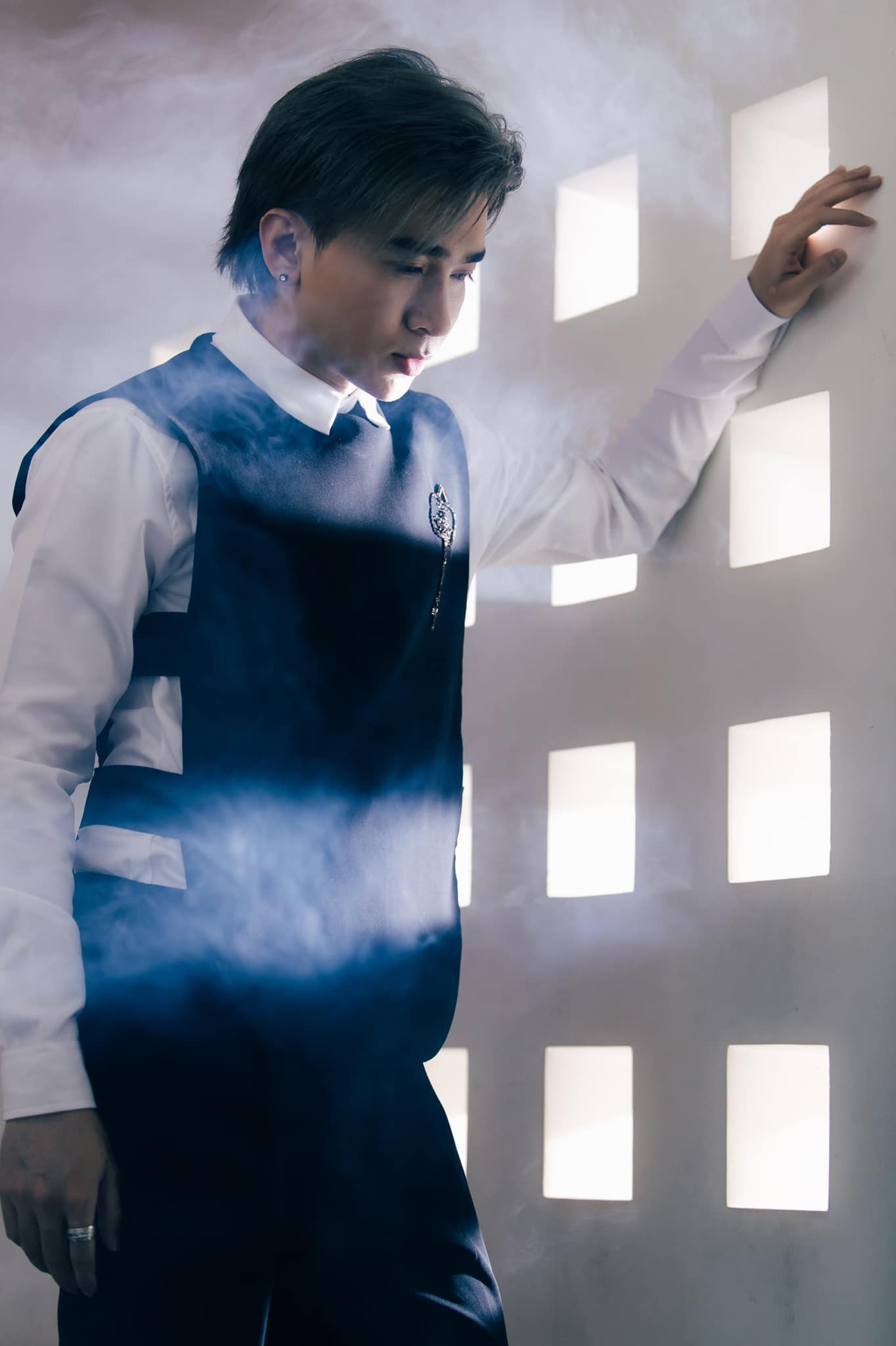 Chi Dân là nghệ sĩ có khả năng tự viết nên những giai điệu chạm đến cảm xúc người nghe.