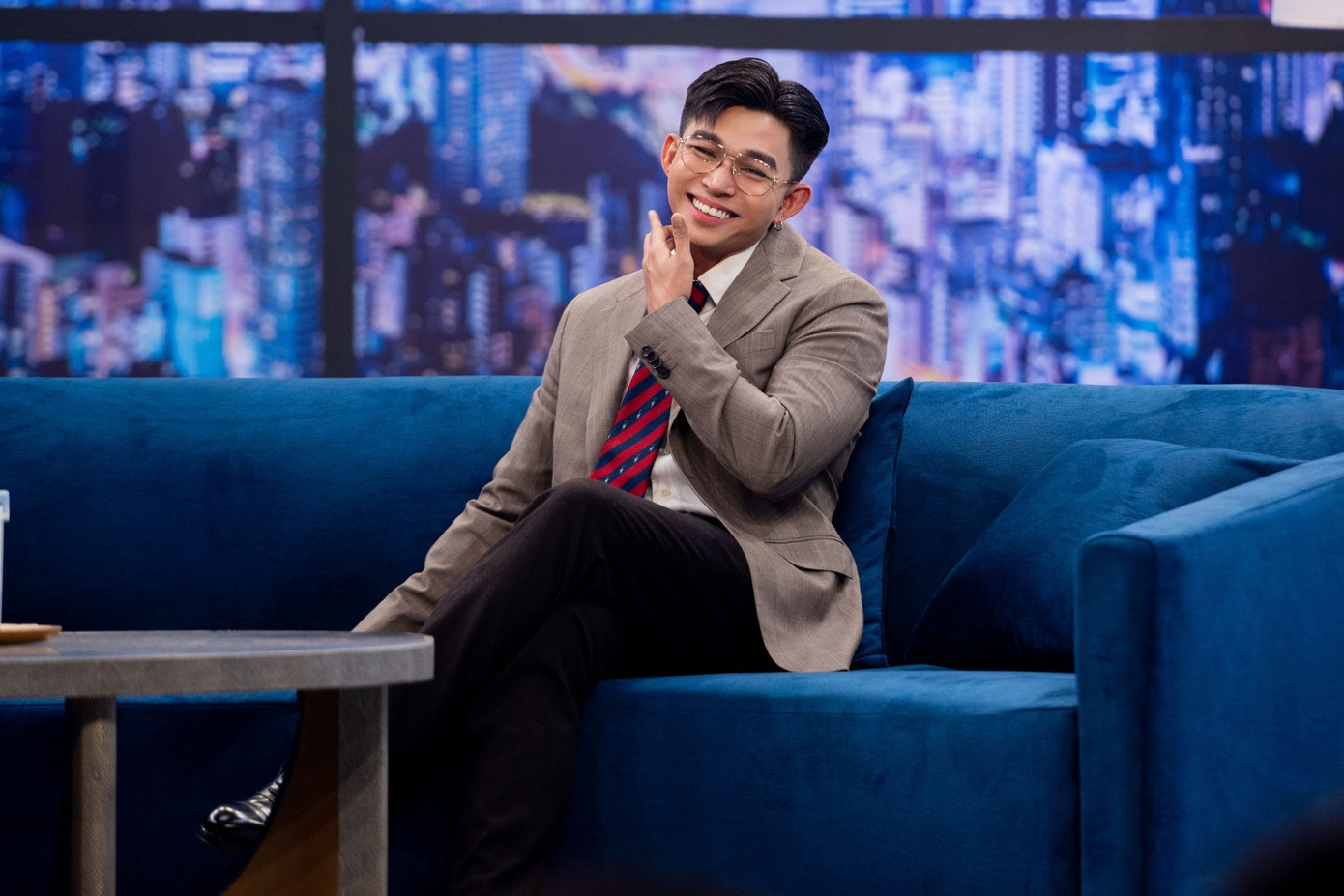 Jun Phạm cũng cho biết sự công nhận của người hâm mộ là bước đầu, và sự công nhận từ giới chuyên môn là điều mà "chú 6" muốn hướng đến. Jun Phạm cũng cho biết sự công nhận của người hâm mộ là bước đầu, và sự công nhận từ giới chuyên môn là điều mà "chú 6" muốn hướng đến.