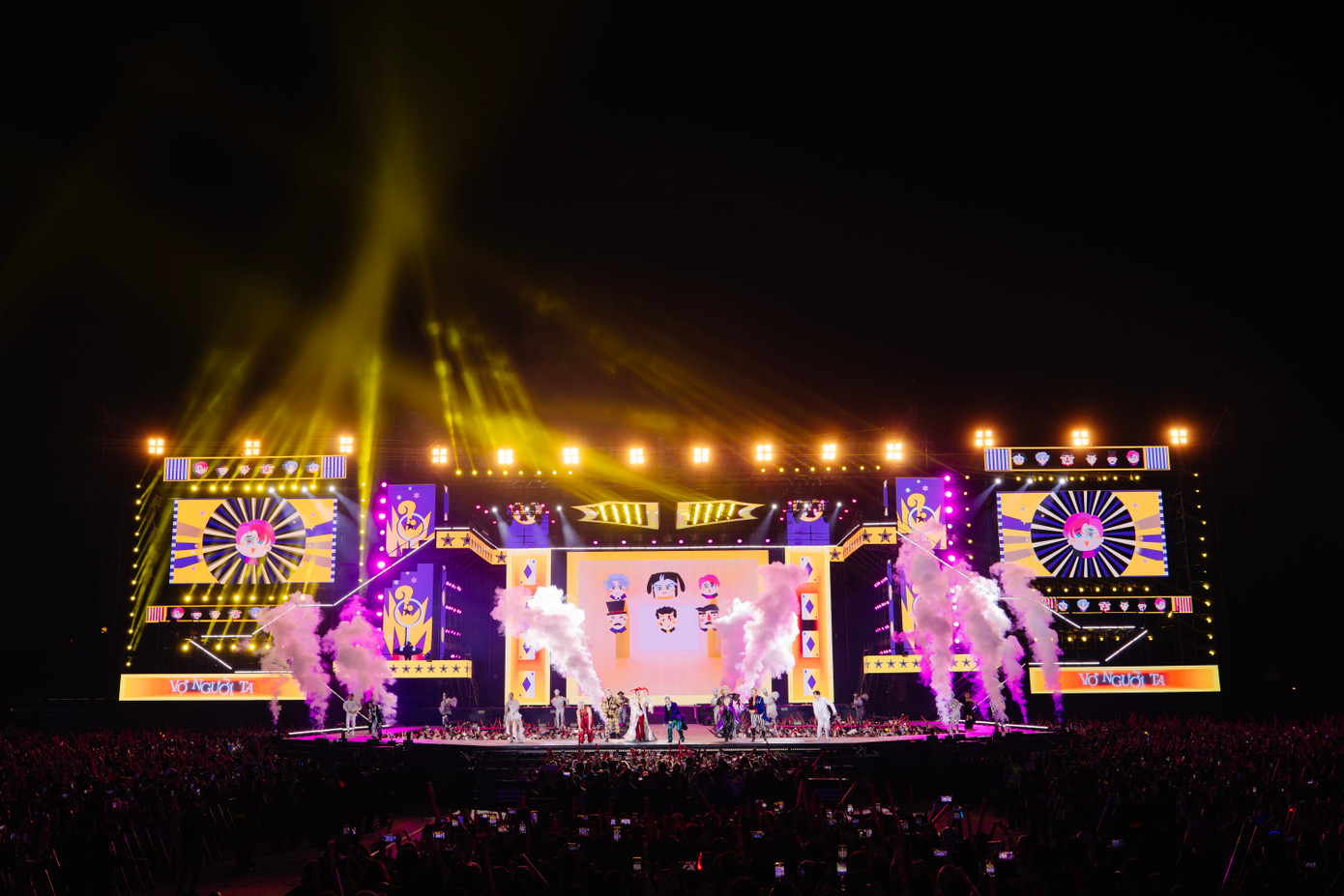 Hiệu ứng âm thanh, ánh sáng kết hợp cùng moving stage đem đến cho "Gai Con" trải nghiệm "thủng nóc".