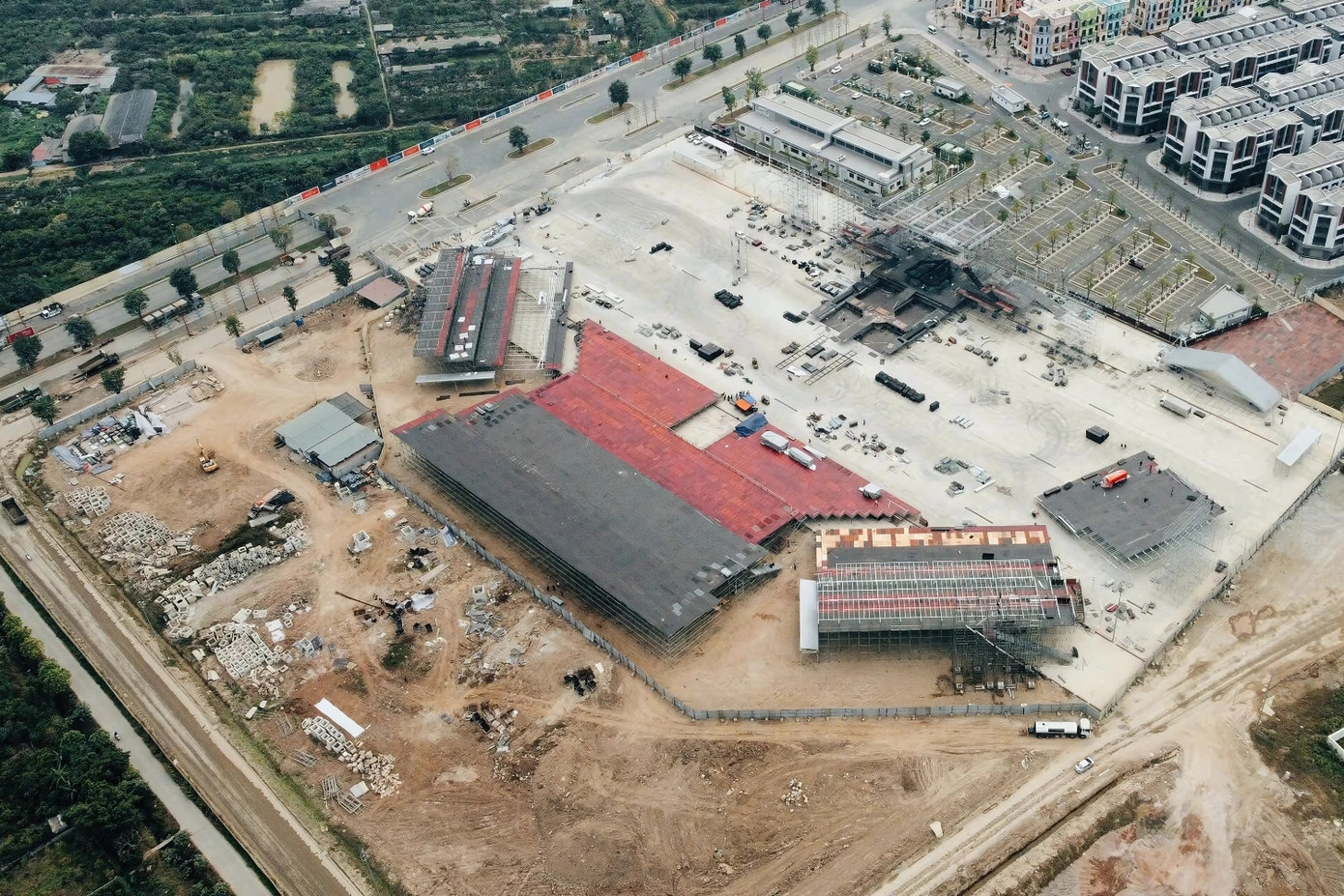 Quy mô sân khấu khiến nhiều fan quá tiếc nuối vì concert chỉ diễn ra một ngày. Quy mô sân khấu khiến nhiều fan quá tiếc nuối vì concert chỉ diễn ra một ngày.