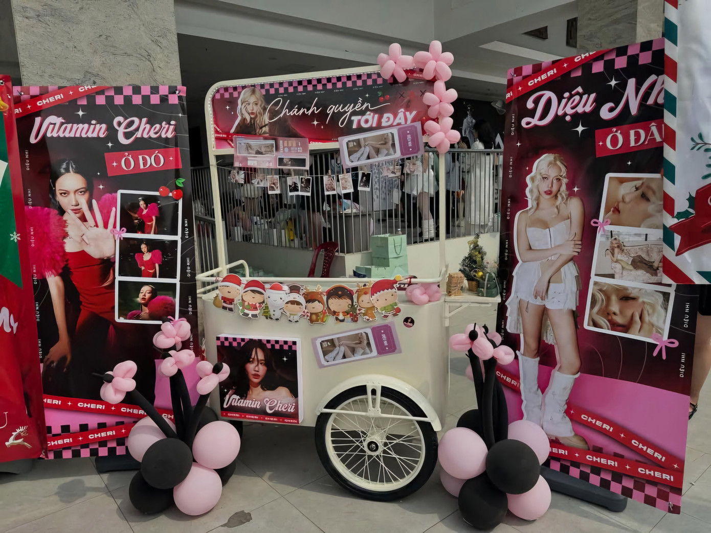 Hình ảnh &quot;chính thất&quot; Diệu Nhi cũng xuất hiện tại fan meeting của Anh Tú Tút. - Ảnh: vutrutunhi.