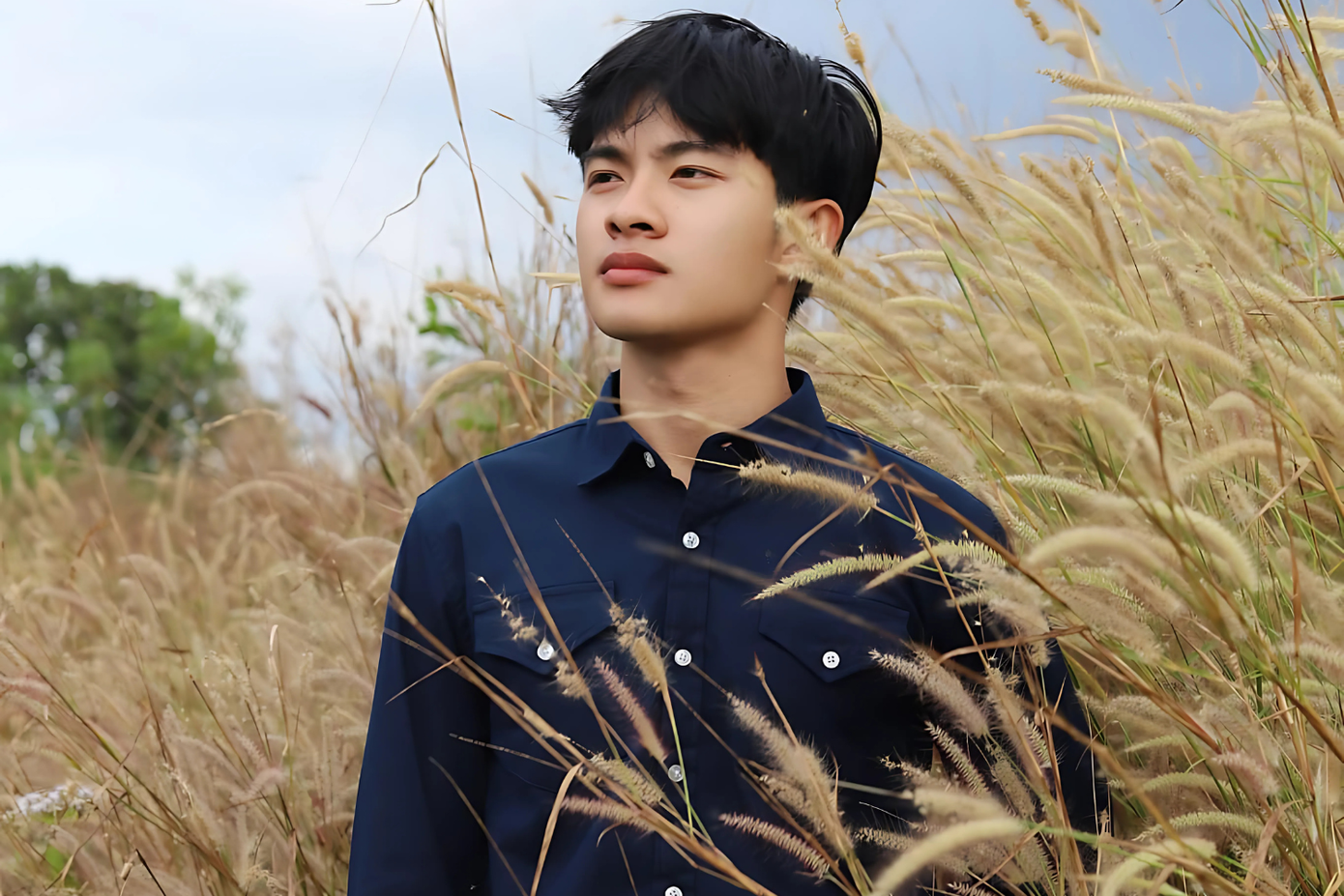 Nhiều người cho rằng nam TikToker sở hữu vẻ ngoài sáng láng "Ổng đẹp mà, đâu có xấu như ổng tự nói". Nhiều người cho rằng nam TikToker sở hữu vẻ ngoài sáng láng "Ổng đẹp mà, đâu có xấu như ổng tự nói".