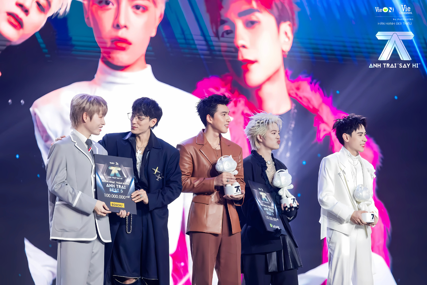 Khán giả cảm thấy bất công cho nhóm Best 5 khi chưa có sản phẩm âm nhạc. Khán giả cảm thấy bất công cho nhóm Best 5 khi chưa có sản phẩm âm nhạc.