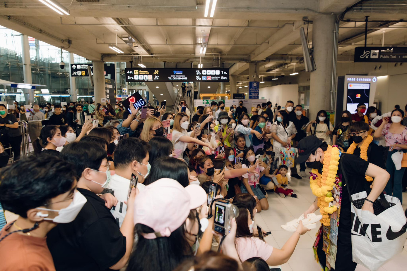 Quang Hùng MasterD bất ngờ nhận được sự yêu mến từ người hâm mộ Thái Lan.