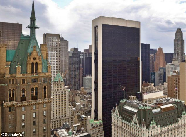  Toàn cảnh bên ngoài tòa nhà