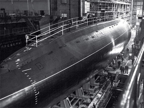 Tàu ngầm Kilo HQ-183 TP. Hồ Chí Minh trong lễ hạ thủy hôm 28/12/2012. Tàu ngầm Kilo HQ-183 TP. Hồ Chí Minh trong lễ hạ thủy hôm 28/12/2012