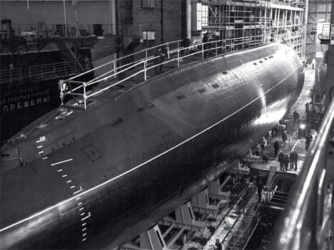 Tàu ngầm Kilo HQ-183 TP. Hồ Chí Minh trong lễ hạ thủy hôm 28/12/2012