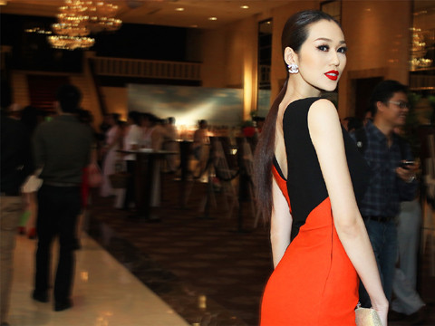 Phong cách của người đẹp nổi bật trong buổi tiệc đêm