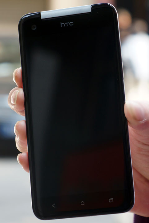 Màn hình phủ 1 lớp chống xước tràn ra mép