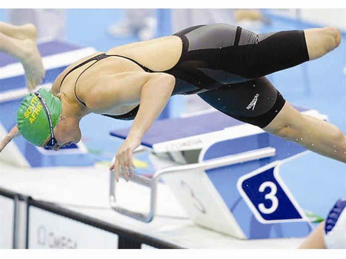 Natalie Du Toit vẫn gắn bó với đường đua xanh sau tai nạn khủng khiếp Natalie Du Toit vẫn gắn bó với đường đua xanh sau tai nạn khủng khiếp