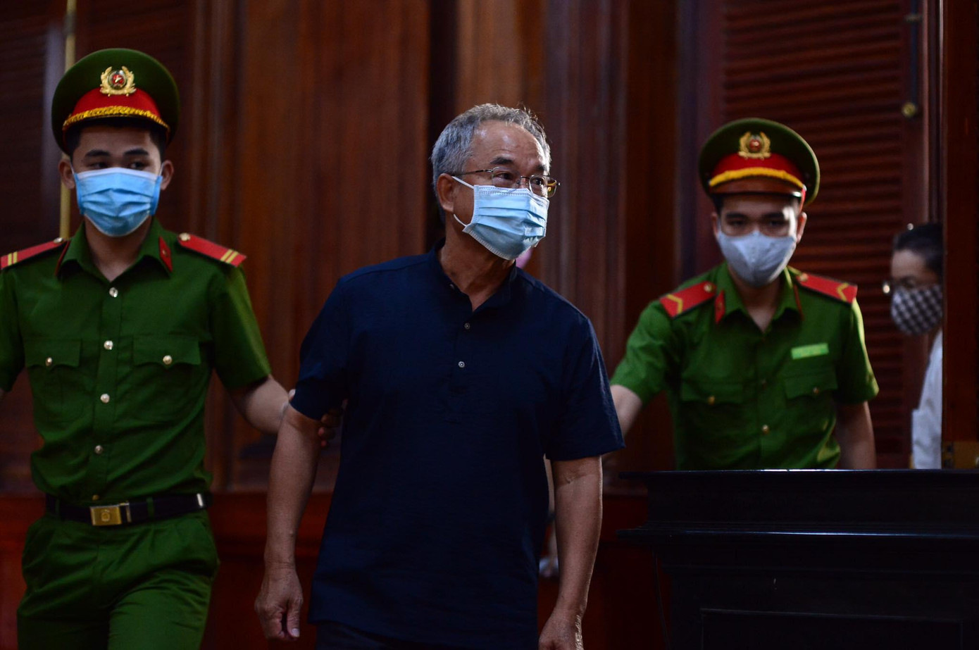 Cựu Phó Chủ tịch Thường trực UBND TPHCM - bị cáo Nguyễn Thành Tài tại phiên tòa tháng 3/2021. Ảnh: Tân Châu