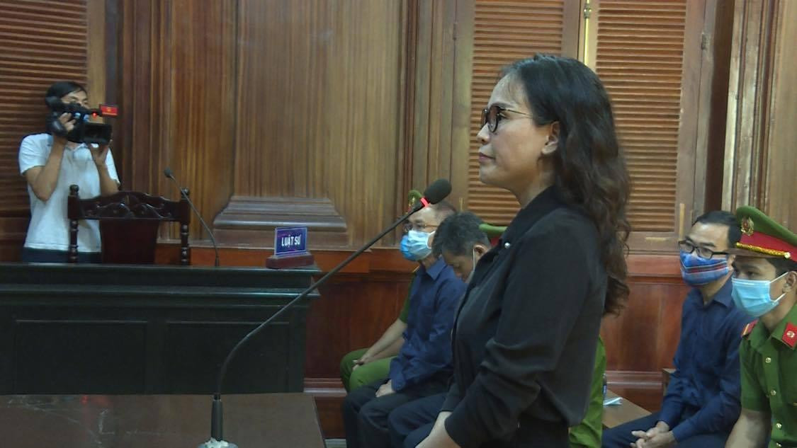 Giám đốc Cty Hoa Tháng Năm - Bị cáo Lê Thị Thanh Thúy. Ảnh: Tân Châu Giám đốc Cty Hoa Tháng Năm - Bị cáo Lê Thị Thanh Thúy. Ảnh: Tân Châu