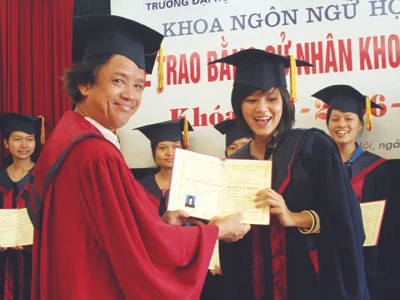 Đà Nẵng cho rằng, việc chỉ tuyển sinh viên tốt nghiệp hệ chính quy sẽ giúp nâng cao chất lượng đội ngũ cán bộ thành phố