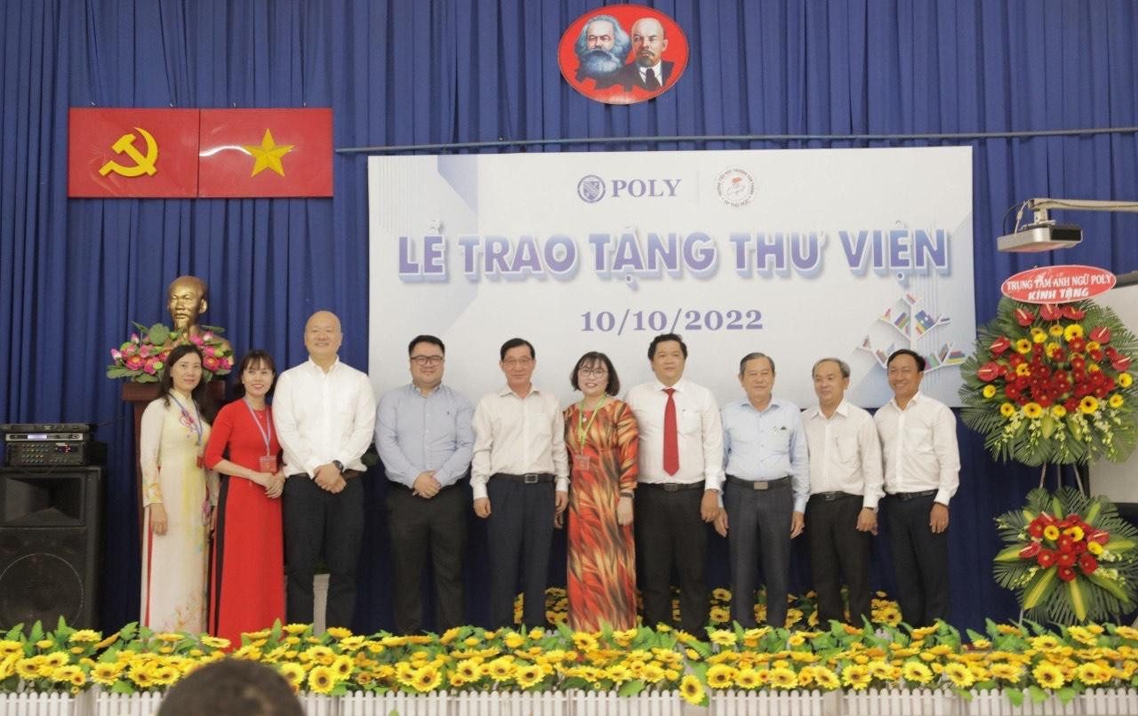 Lễ trao tặng thư viện tri thức cho trường TH Trương Văn Thành, TP. HCM Lễ trao tặng thư viện tri thức cho trường TH Trương Văn Thành, TP. HCM